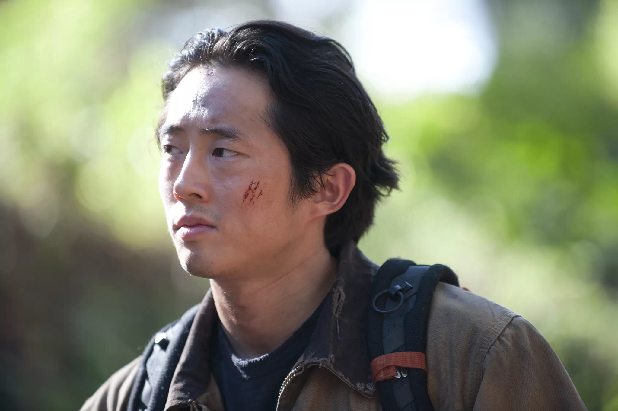 Глен живи. Глен ходячие мертвецы. glenn rhee.