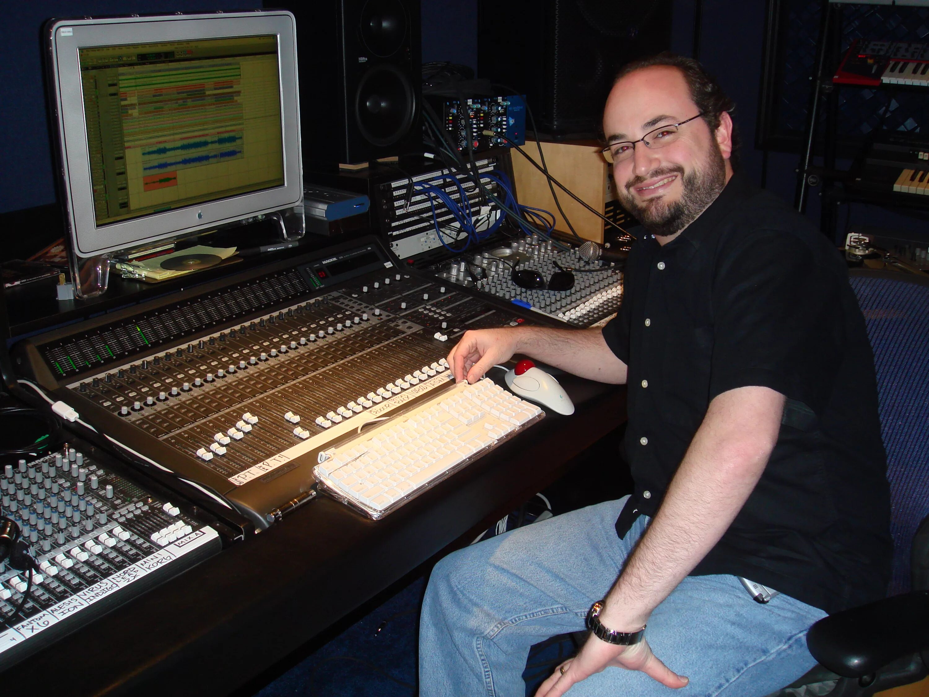 Recording producer. Фотек британский музыкальный продюсер. британские музыкальные продюсеры. record producer. музыкальный продюсер 2000.