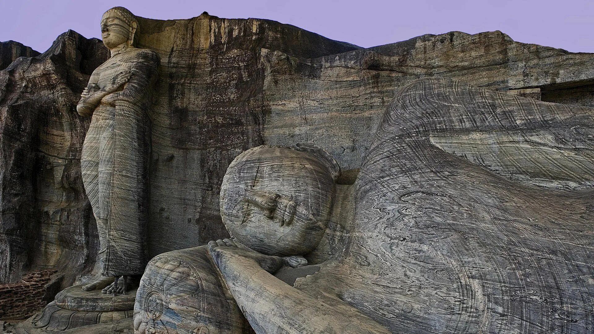 Храм Гал Вихара Шри-Ланка. Статуя Будды в Полоннарува. Каменный храм Гал Вихара. Каменные Будды в скале Шри Ланка. Древнейшая монументальная культовая скульптура