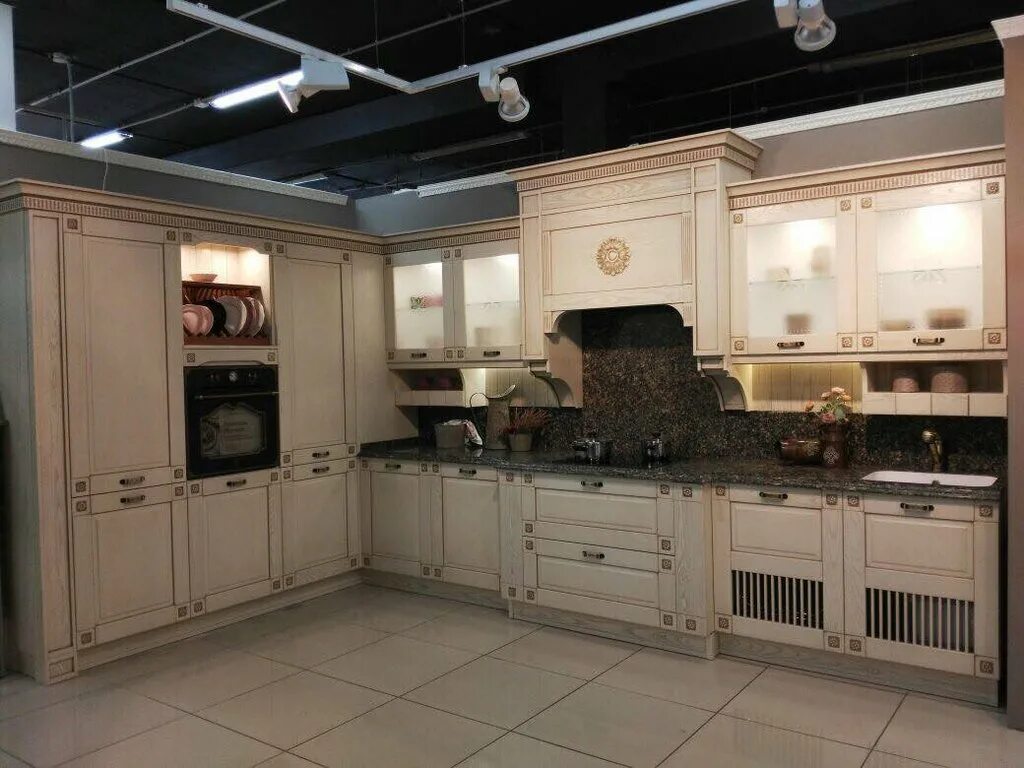 дом кухня краснодар. кухни отрадное краснодарский край. кухня неоклассика 9м2. кухня с радиусным фасадом классика. кухня ассоль любимый дом.