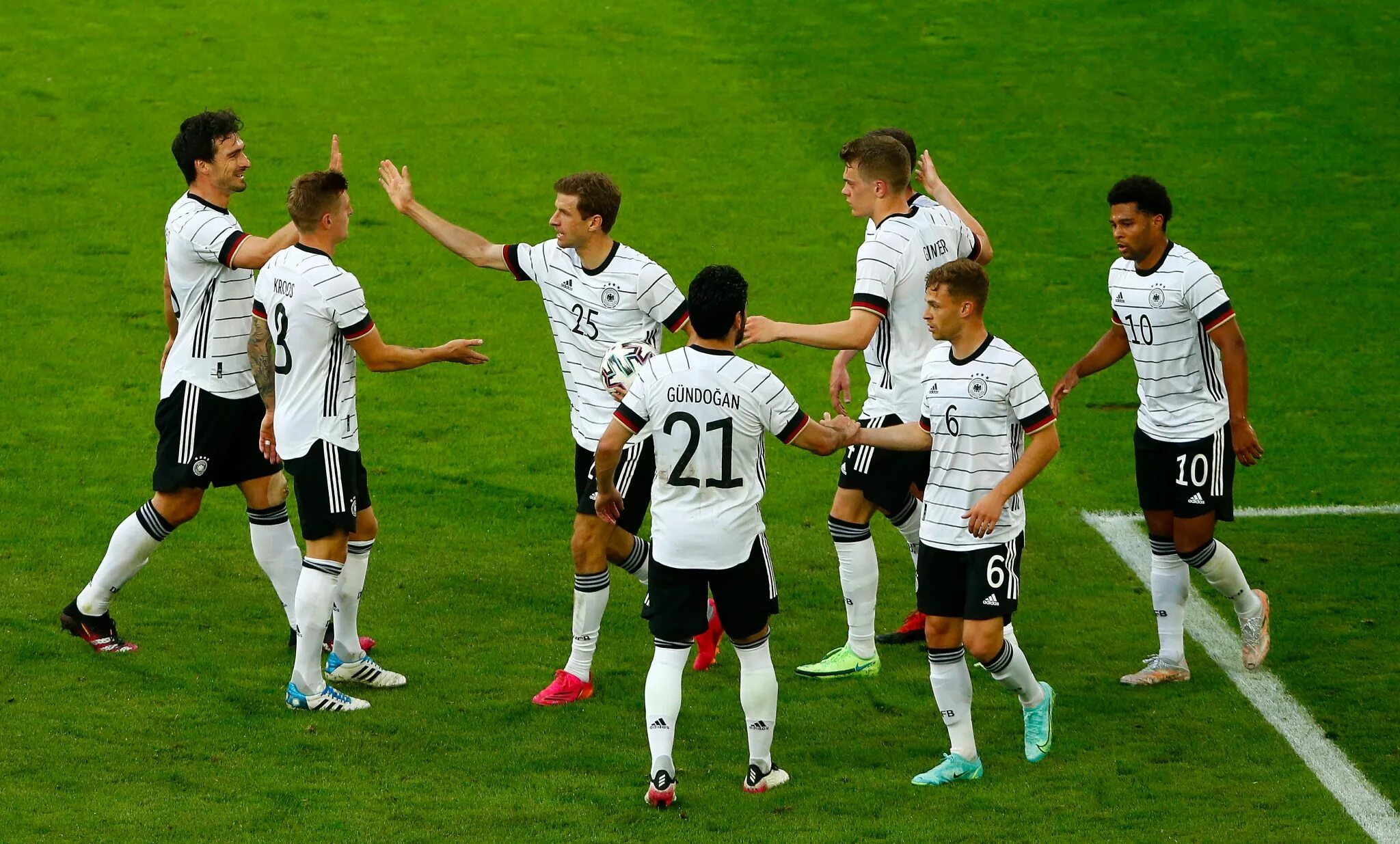 Сборная германии сколько раз чемпион. Сборная Германии 2021. Сборная Германии на евро 2020. Сборная Германии Германия -2014 год. Национальная футбольная команда Германии.