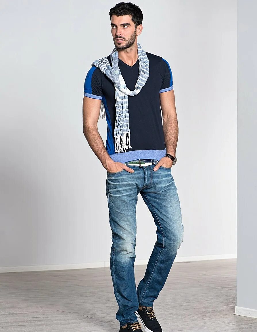 мужчина в джинсах. массимо дутти мужская одежда 2021. стильный мужчина в джинсах. мужская одежда jeans. мужская одежда jeans.