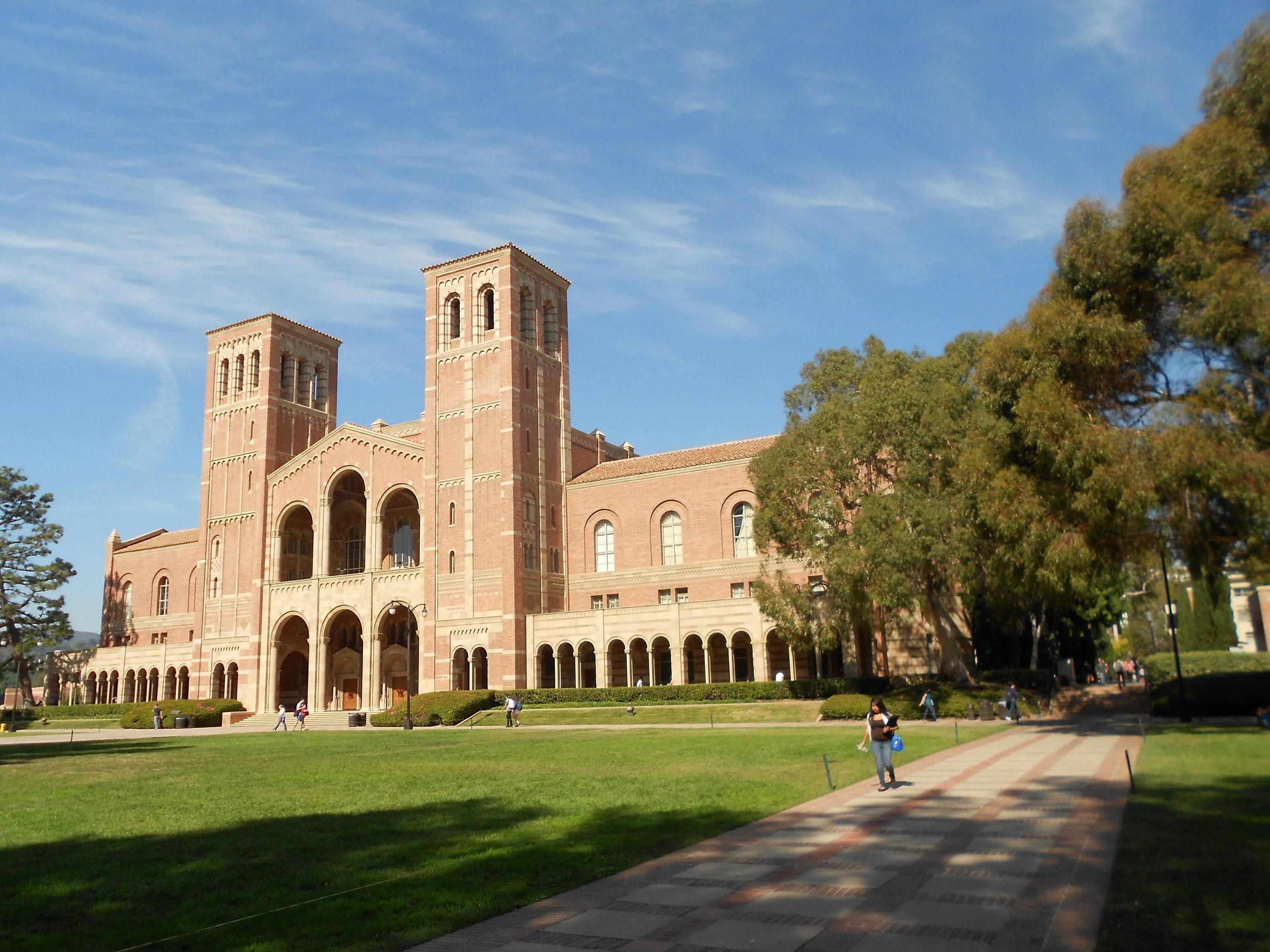 Ucla. Калифорнийский университет в лос-анджелесе внутри. университет ucla лос анджелес общаги. калифорнийский университет в лос-анджелесе форма. ucla университет общежитие.
