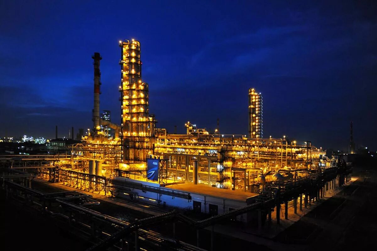 Завод переработки нефтепродуктов. Нефтехимический завод омск. онпз омский нефтеперерабатывающий. омск завод нпз. нефтезавод омск онпз.