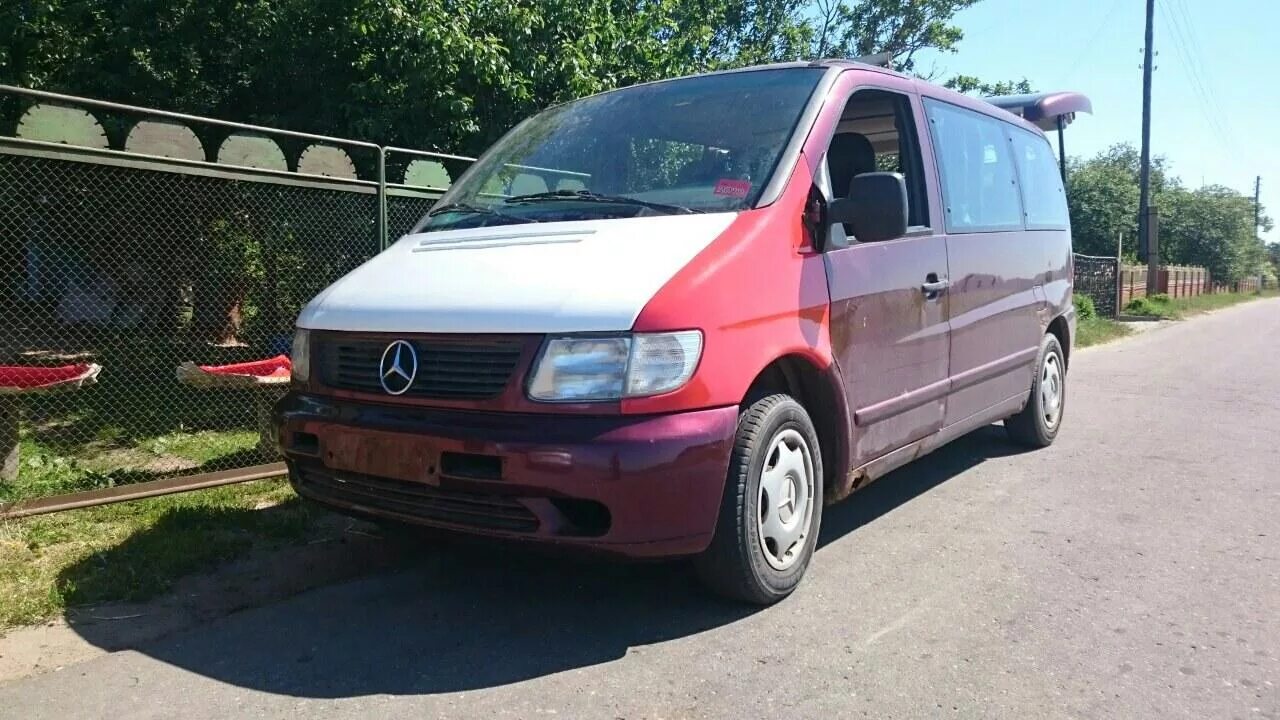 Купить кузов мерседес вито. Mercedes w638. Мерседес Вито w638. Мерседес Вито 638 вишневый. Мерседес Вито 638 красный.