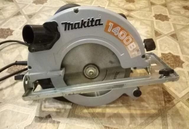 Пила Макита дисковая5705r. Дисковая пила Makita 5705r. Ручная циркулярная пила Макита. Циркулярная пила Макита 5705r запчасти. Циркулярная пила б у