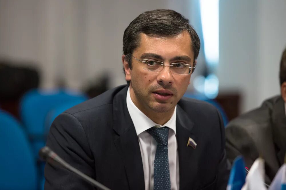 депутат государственной думы гутенев. александр гутенев оак. владимир гутенев депутат. гутенев владимир владимирович. депутат государственной думы гутенев.