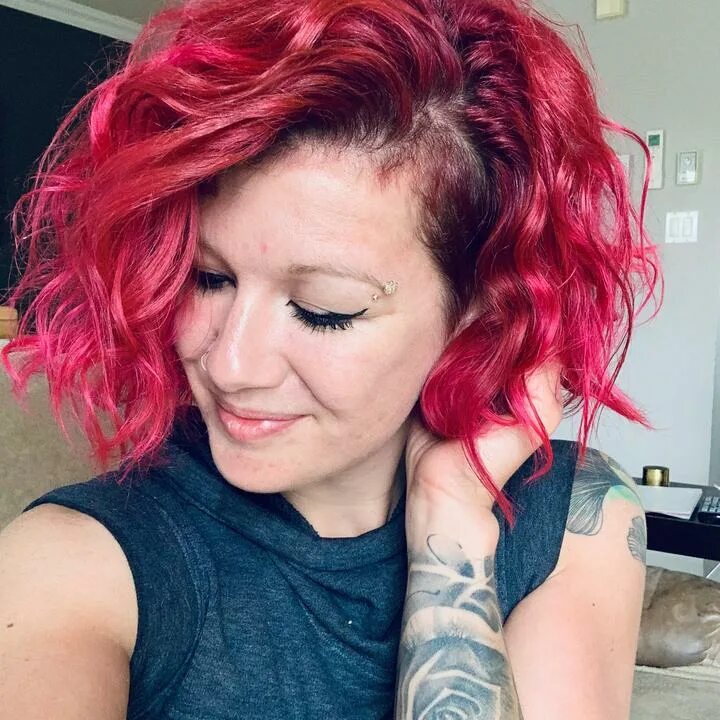 Mary pink patreon. Розовое свадебное платье на эде. Pink mary. Супер увлажняющая помада мери кей. Diamond pink парфюм.