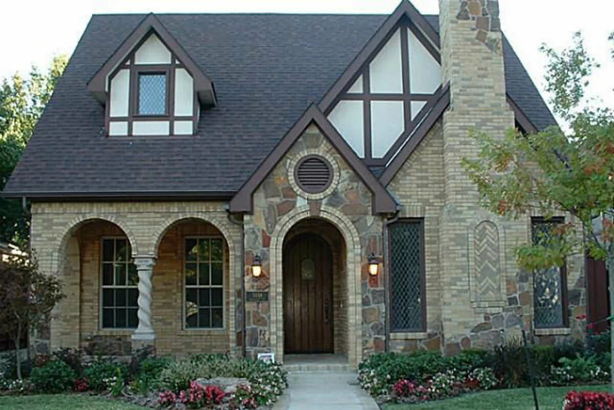 Стиль Тюдор (Tudor Revival Cottage). Стиль Нео Тюдор в архитектуре. Стиль Тюдор Tudor Revival Cottage Plan. Английский особняк Тюдор планировка.