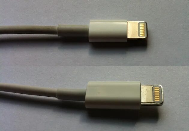 Кабель снизу. Apple Lightning разъём мама папа. Оригинальный кабель Apple USB-C - Lightning отличия. Кабель Лайтинг колокольчики.