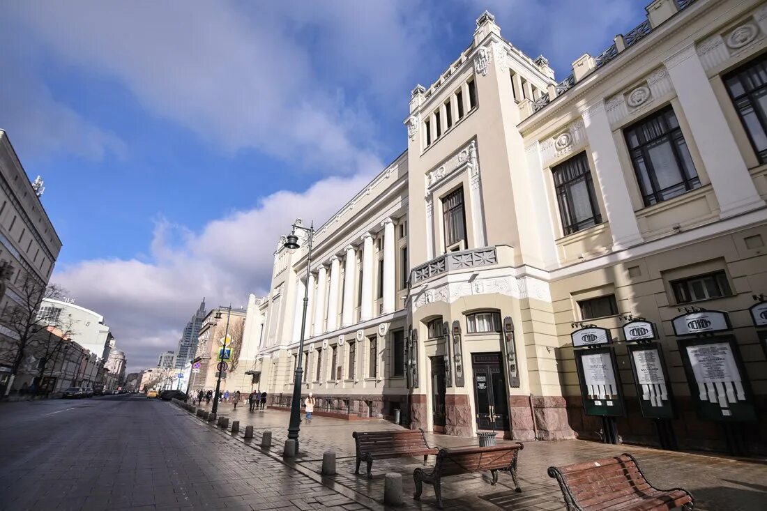 Ленком москва адрес. Московский театр имени Ленинского Комсомола. Московский государственный театр «Ленком». Московский государственный театр Ленком марка Захарова. Театр Захарова Москва.