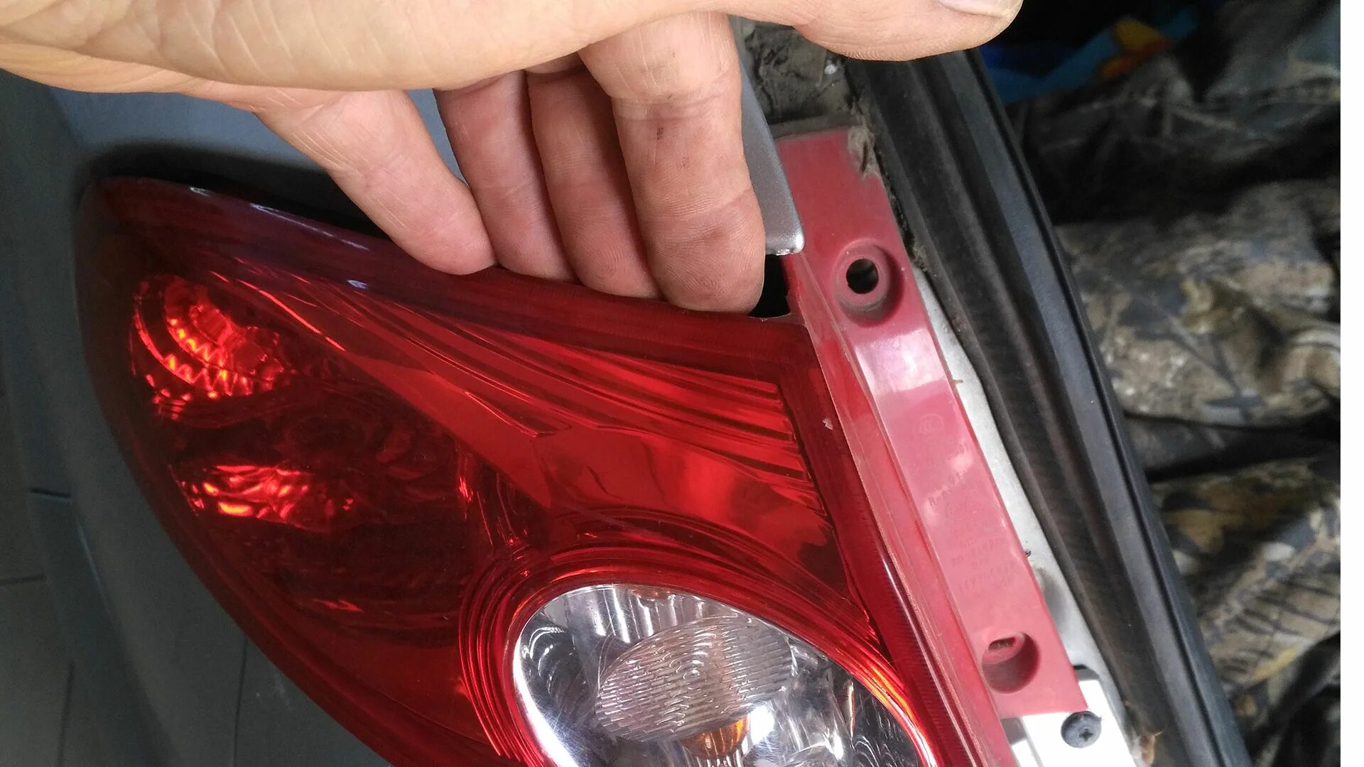 Реле на звуковой сигнал лачетти седан. Сигнал шевроле лачетти. Лампочки стоп сигнала шевроле лачетти универсал. Сигнал лачетти хэтчбек. Стоп сигнал шевроле лачетти седан.