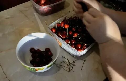 Стерилизация вишни на зиму