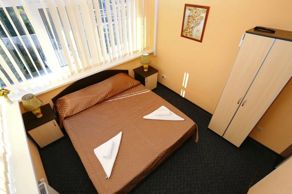 Улица гоголя 100а симферополь. Седьмое небо симферополь. Симферополь ул гоголя д 100а. База гостиница артек симферополь. Гостиница седьмое небо в симферополе.