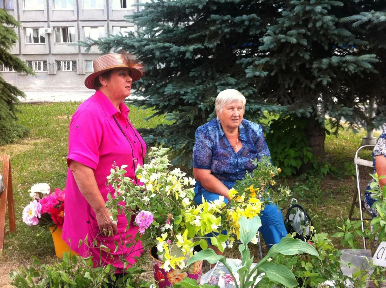 Цветовод орша. Клуб цветоводов. цветоводы кемерово. адель цветовод. группа цветоводов.