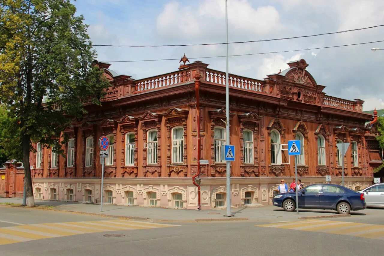 Сайты тюмени дом. Дом Буркова Тюмень. Деревянное зодчество Тюмени Дзержинского. Тюмень архитектура 19 века. Объект культурного наследия Тюмень деревянные.