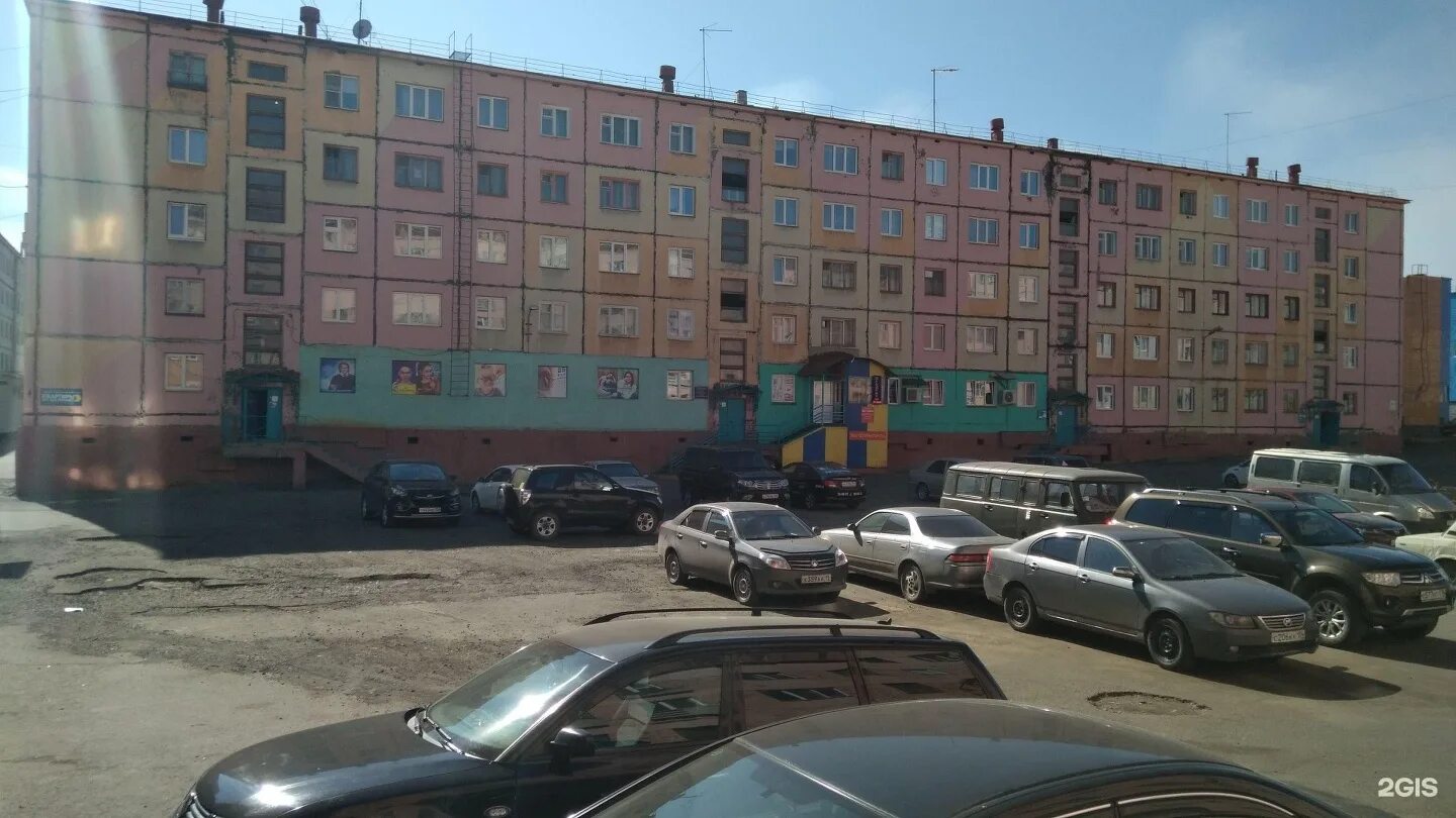 Талнахская 30 норильск. Кудинов геннадий норильск. Школа 6 норильск. Норильск с высоты. Гимназия 5 норильск ветеранов 17.