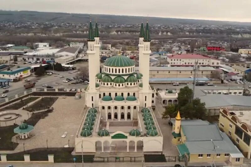 Соборная мечеть Черкесск. Соборная мечеть Черкесск открытие. Республиканская Соборная мечеть в Черкесске. Черкесск мечеть КЧР. Черкесского 14