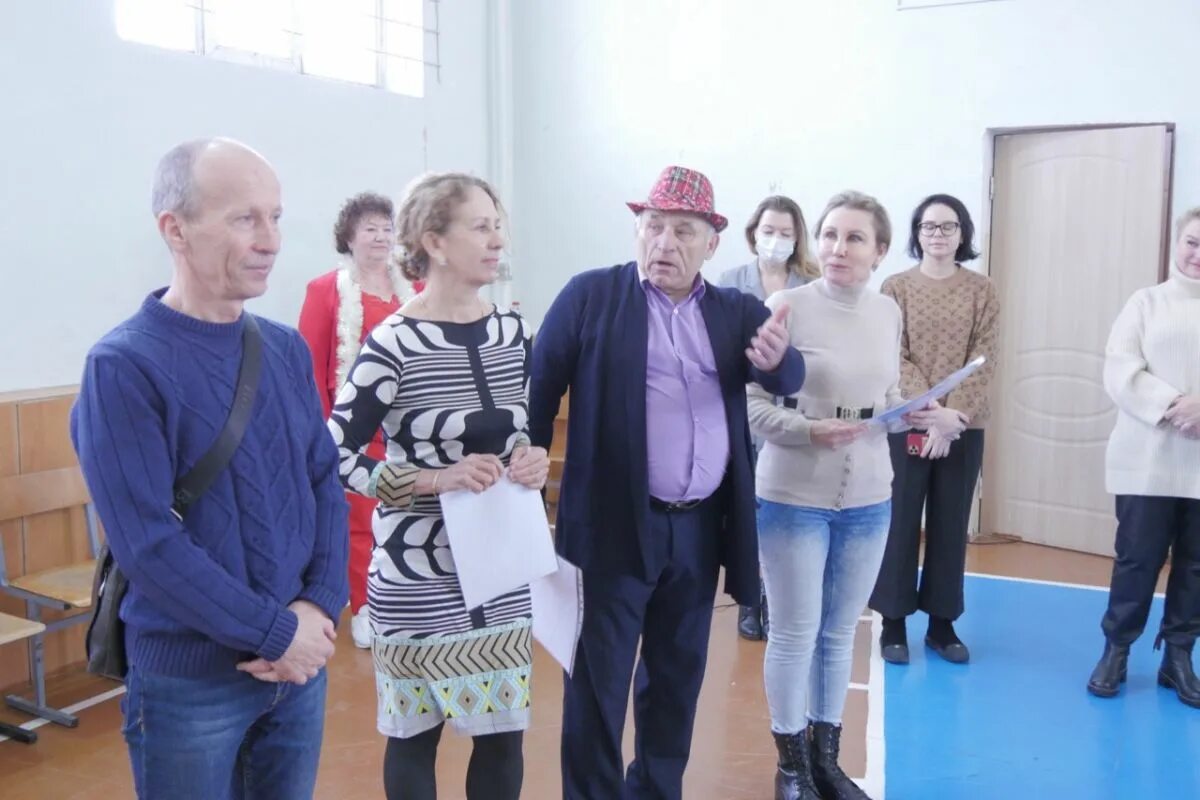 Сахалин пенсионеры. Сахалин пенсионеры. Мастер и пенсионер. Сахалин пенсионеры. Сахалин пенсионеры.