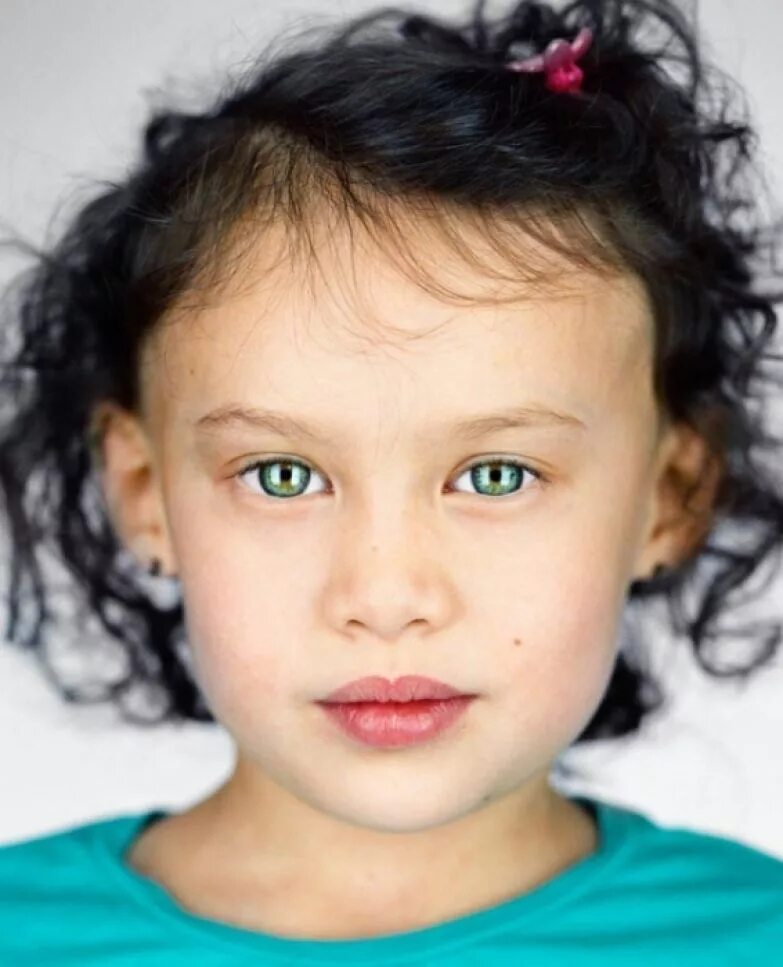 Тетрагаметный химеризм. Американские метисы. Глаза графика иллюстратор. Глаза разных рас. Глаза разных рас.