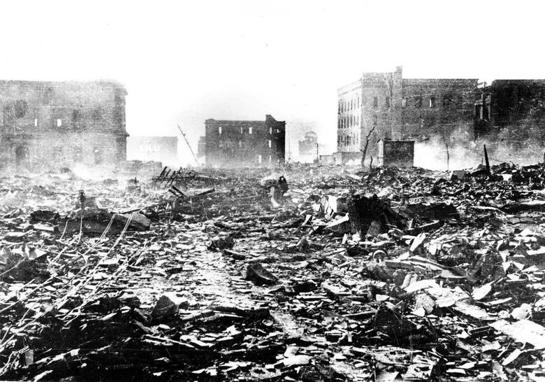 Бомбардировка городов японии. Хиросима и нагасаки 1945 года. бомбардировка хиросимы и нагасаки 1945. япония 1945 хиросима и нагасаки. бомбардировка хиросимы 1945.