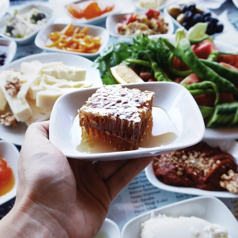 Турецкие продуктовые магазины. Магазин turkish food. Туркиш фуд надпись. Турецкие магазины. Soraba.