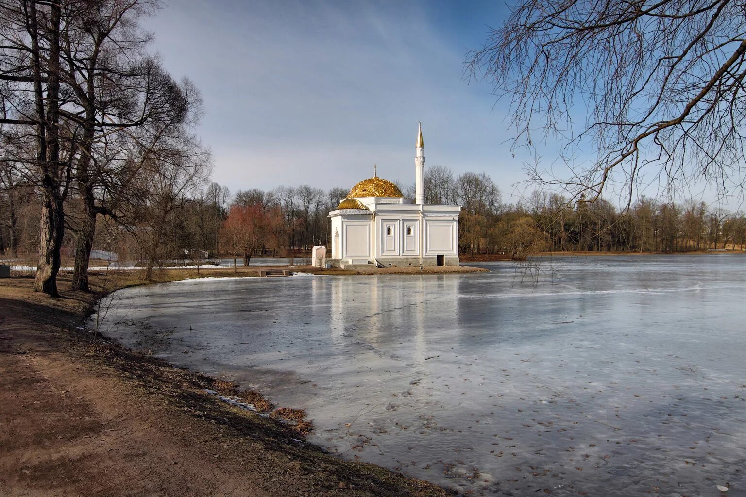 Погода царское. Екатерининский парк ранней весной. Екатерининский парк Царское село весной.