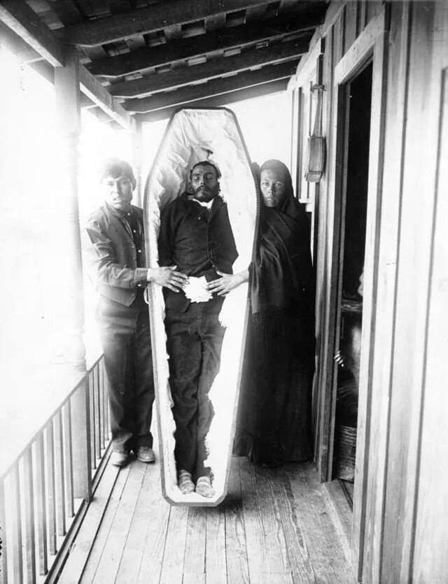 полтергейст призрак дух. конан дойл спиритические сеансы. страшные реальные истории покойники. жуткие вещи из прошлого. страшные реальные истории покойники.