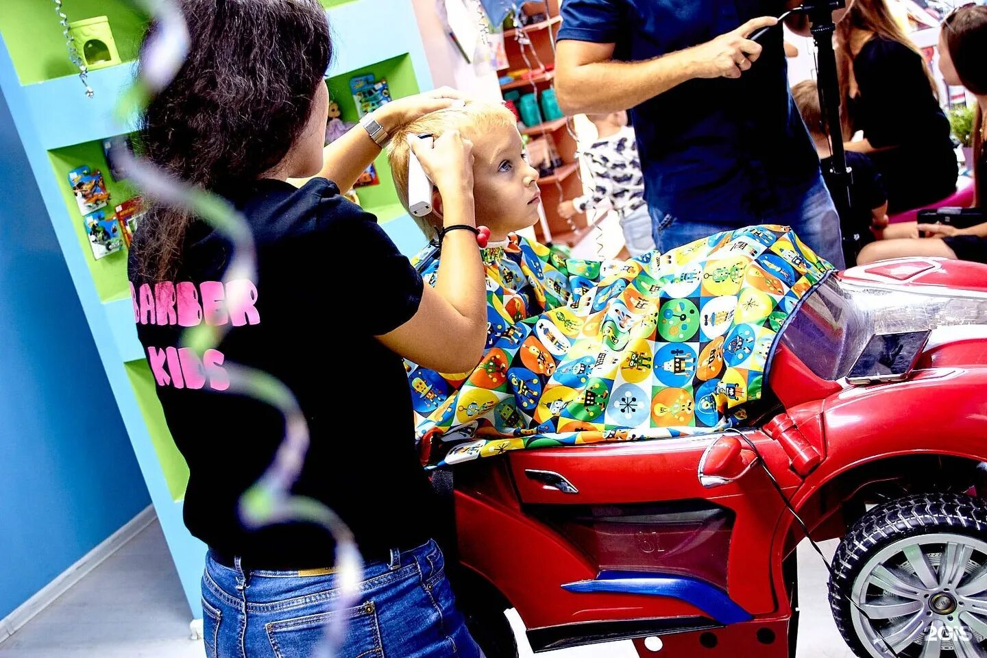 Парикмахерская рост. Детская парикмахерская Ростов-на-Дону. Детский парикмахер. Детский салон.