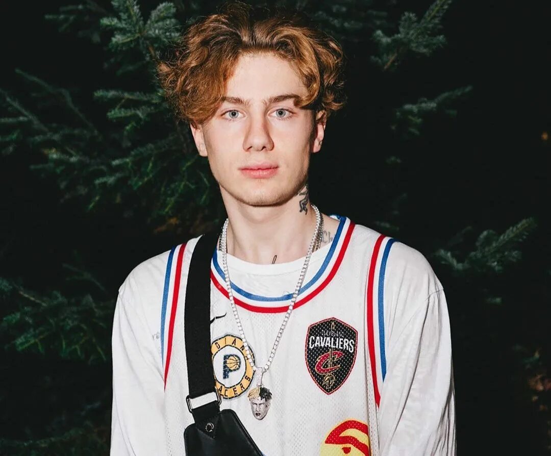 Moneyken олег. Money ken певец. Как зовут парня инстасамки. Как зовут парня инстасамки. Инстасамка и олег.