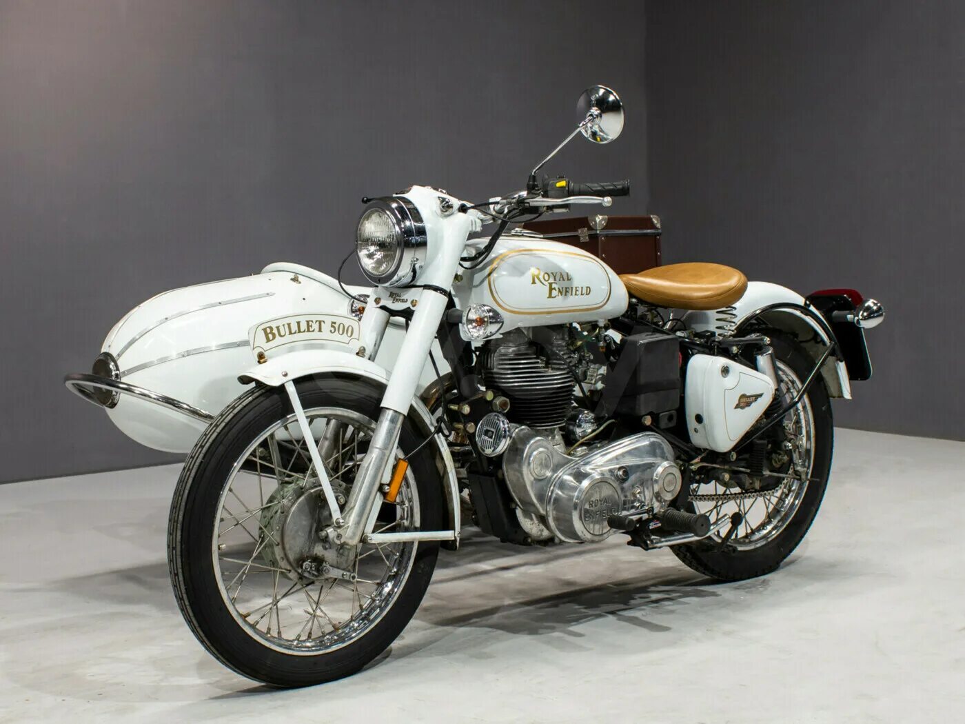 Мотоцикл роял энфилд купить. Мотоцикл Royal Enfield Bullet 500. Роял Энфилд мотоцикл. Роял Энфилд 500. Мотоцикл Royal Enfield Bullet Classic 500 EFI.