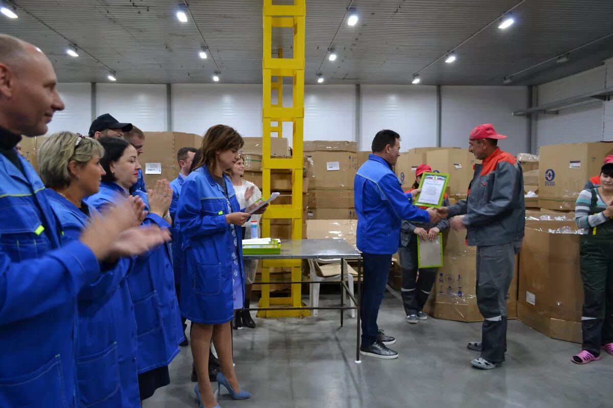 Renaissance отзывы. ренессанс жизнь региональный директор. ренессанс клуб. ренессанс жизнь сотрудники. страхование жизни ренессанс жизнь.