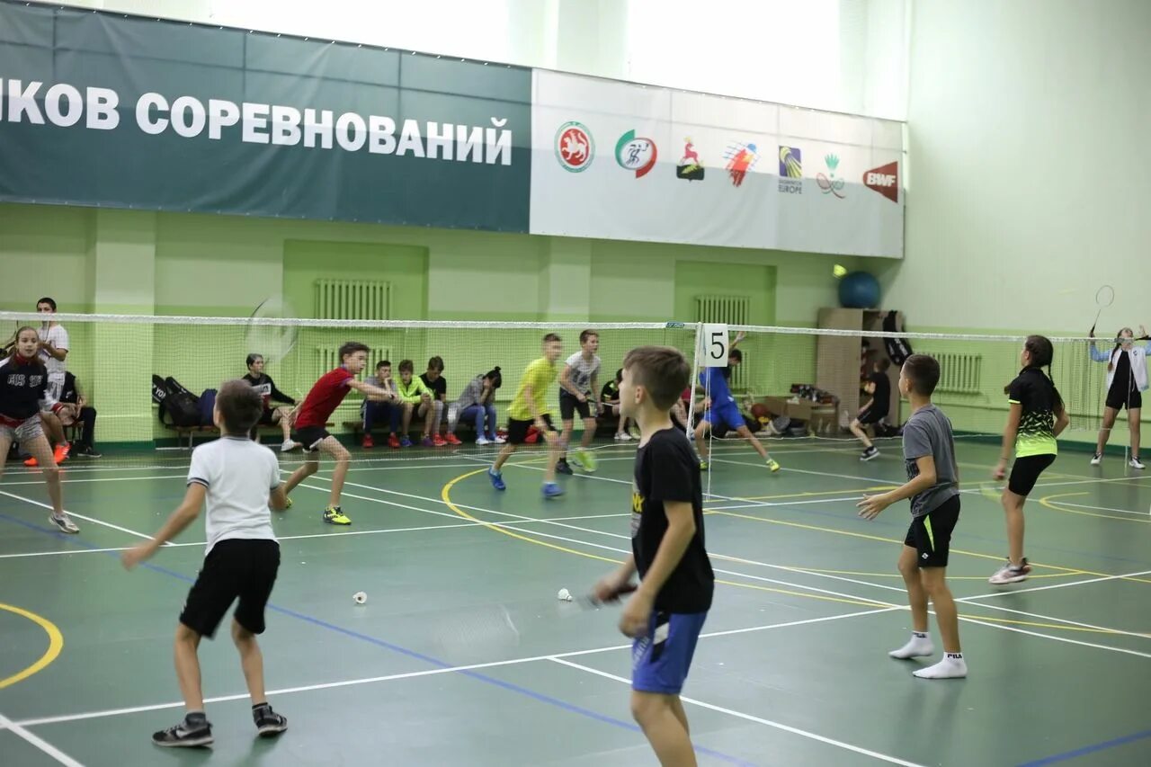 Бадминтон рт. Бадминтон в Алексеевском районе. Бадминтон в Алексеевском Татарстан. Центр бадминтона пгт Алексеевское. Татарстан открытие центра бадминтона в Алексеевском.