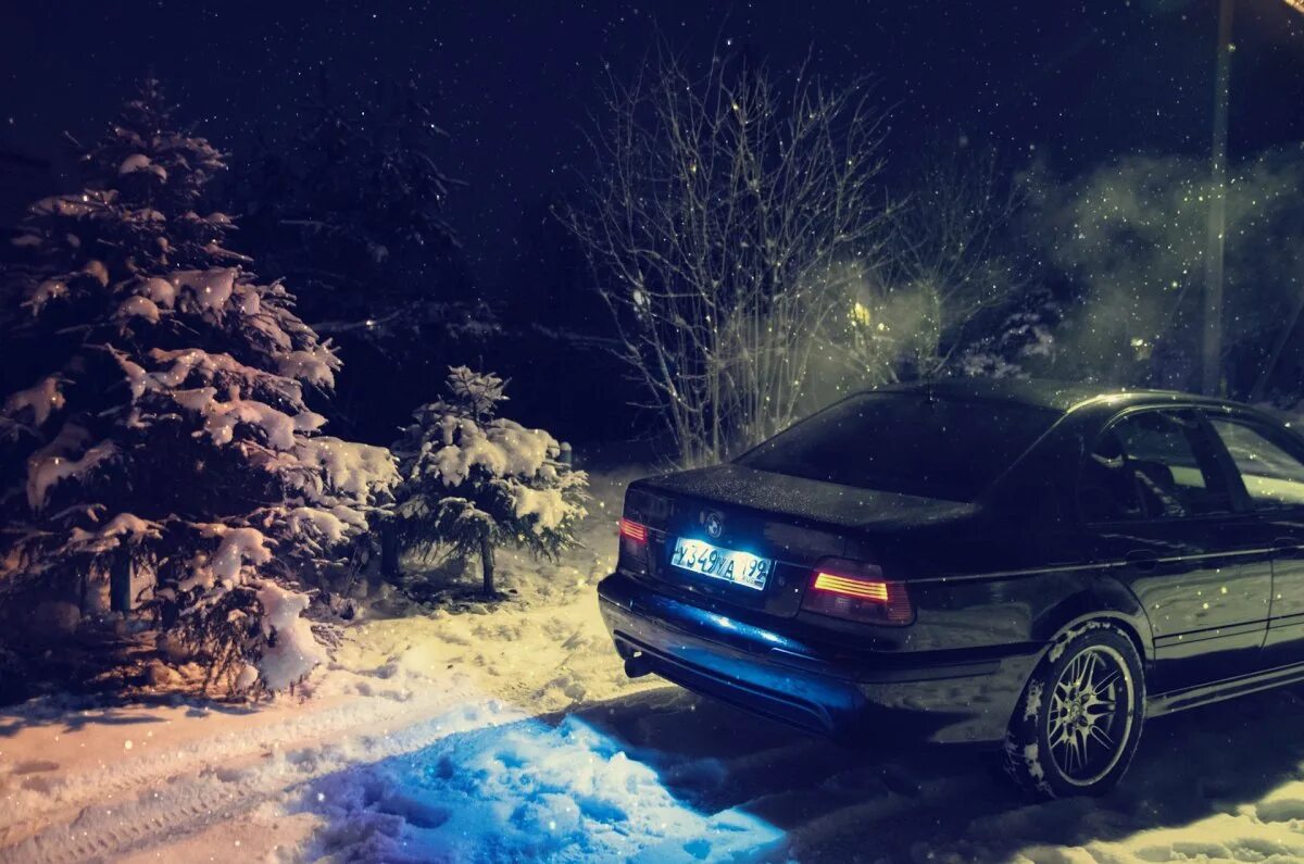 BMW e34 зима. BMW e34 зимний дрифт. BMW e34 зимой. BMW e39 ночью. Песня бмв с тонировкой мальчик прыгай