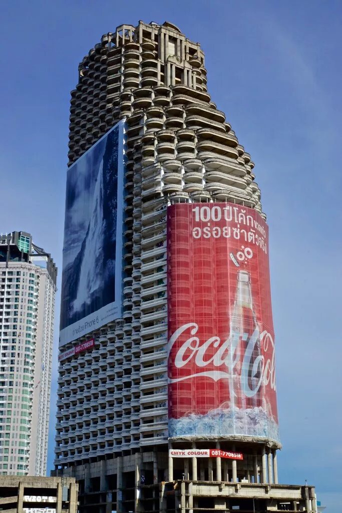 Unique tower. Саторн Юник. Sathorn unique Tower. Уникальная башня Саторна в Бангкоке. Sathorn unique building внутри.