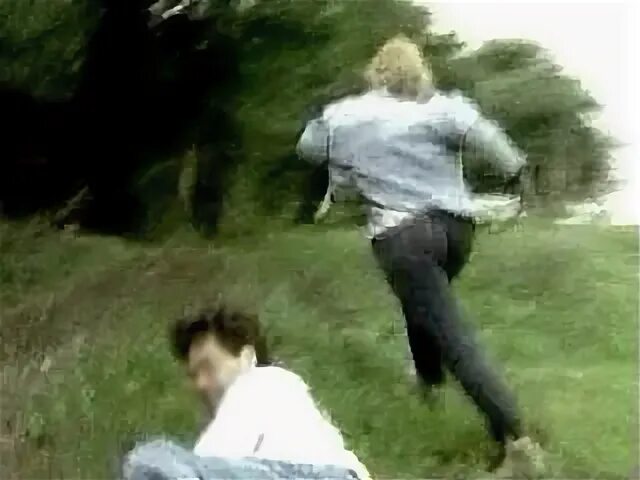 Ребенок розмари сатана. Маньяк город, который боялся заката 2014. Сон убегать от насильника. Женщина убегает от маньяка. Сон убегать от насильника.