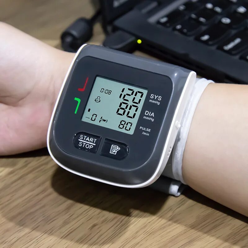 Тонометр fully Automatic Digital Wrist Blood Pressure Monitor model number w02. Пульс на тонометре. Показания тонометра. Высокое давление и пульс на тонометре. Тонометр после 50 лет