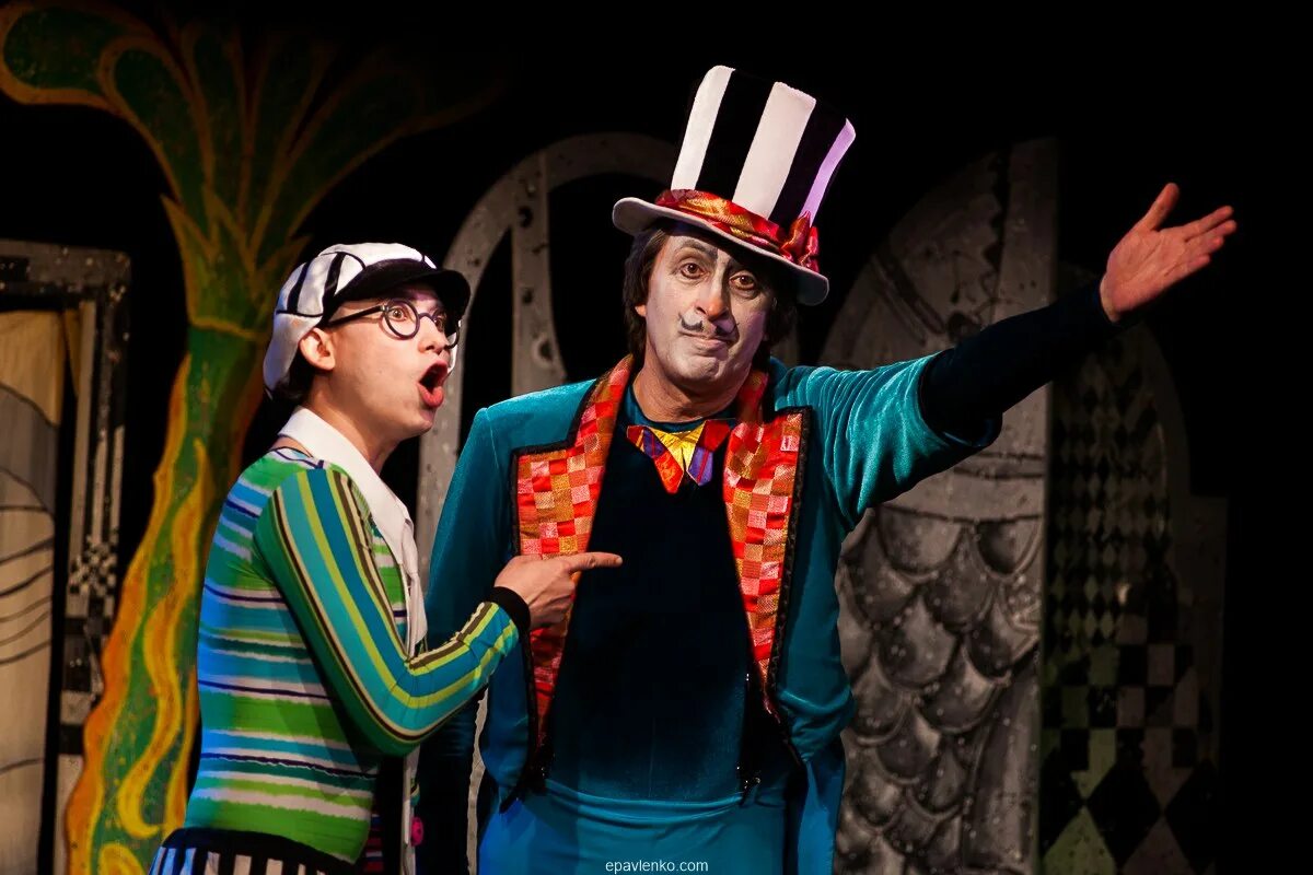 моментальные спектакли для веселой компании. клоун-мим-театр "мимигранты" спб. моментальные спектакли для веселой компании. мимигранты цирк шардам. килмешэк спектакль.