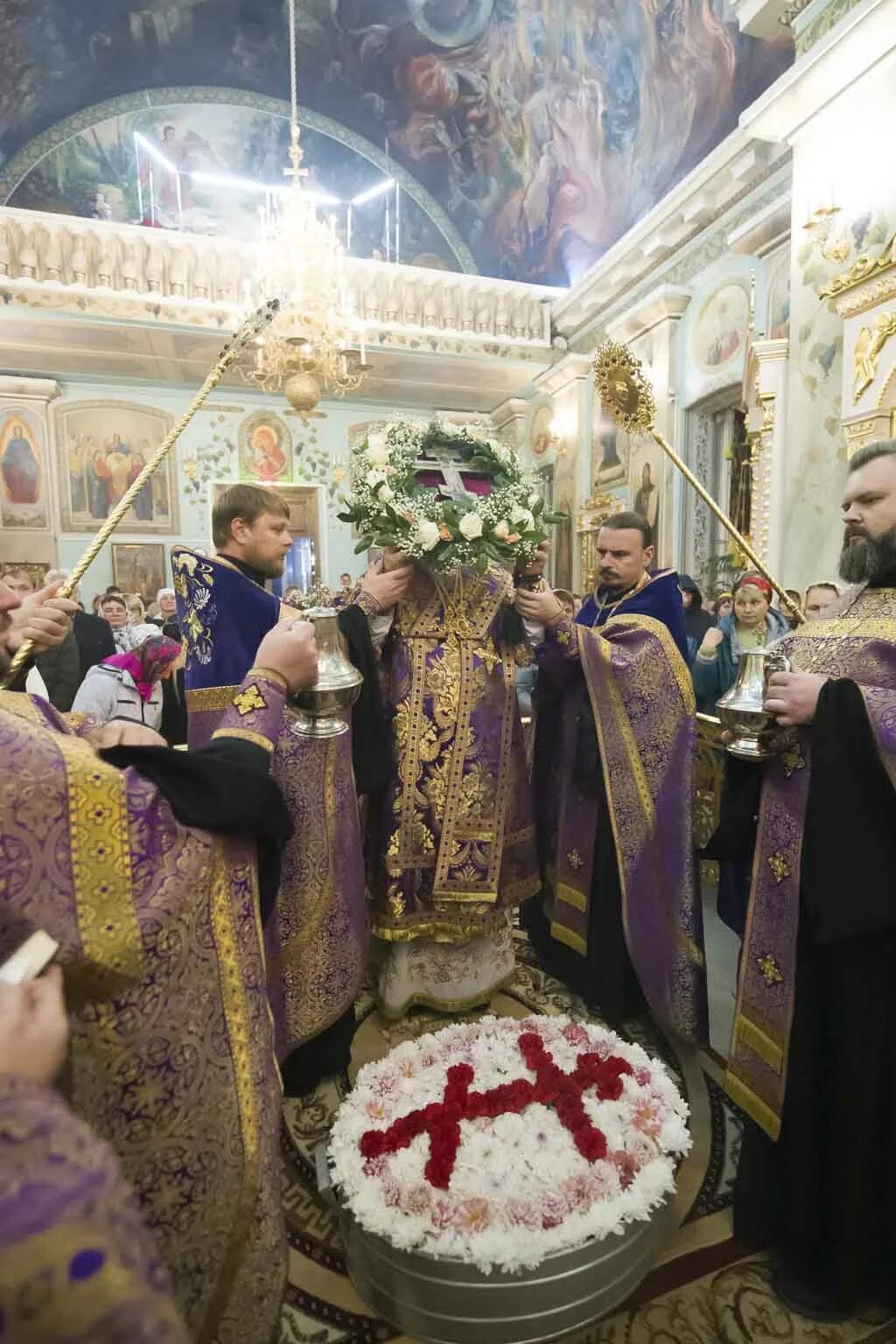 Отдание праздника воздвижения животворящего креста. Всенощное бдение воздвижение креста господня. чин воздвижения креста. отдание праздника воздвижения животворящего креста господня. попразднство воздвижения креста господня.