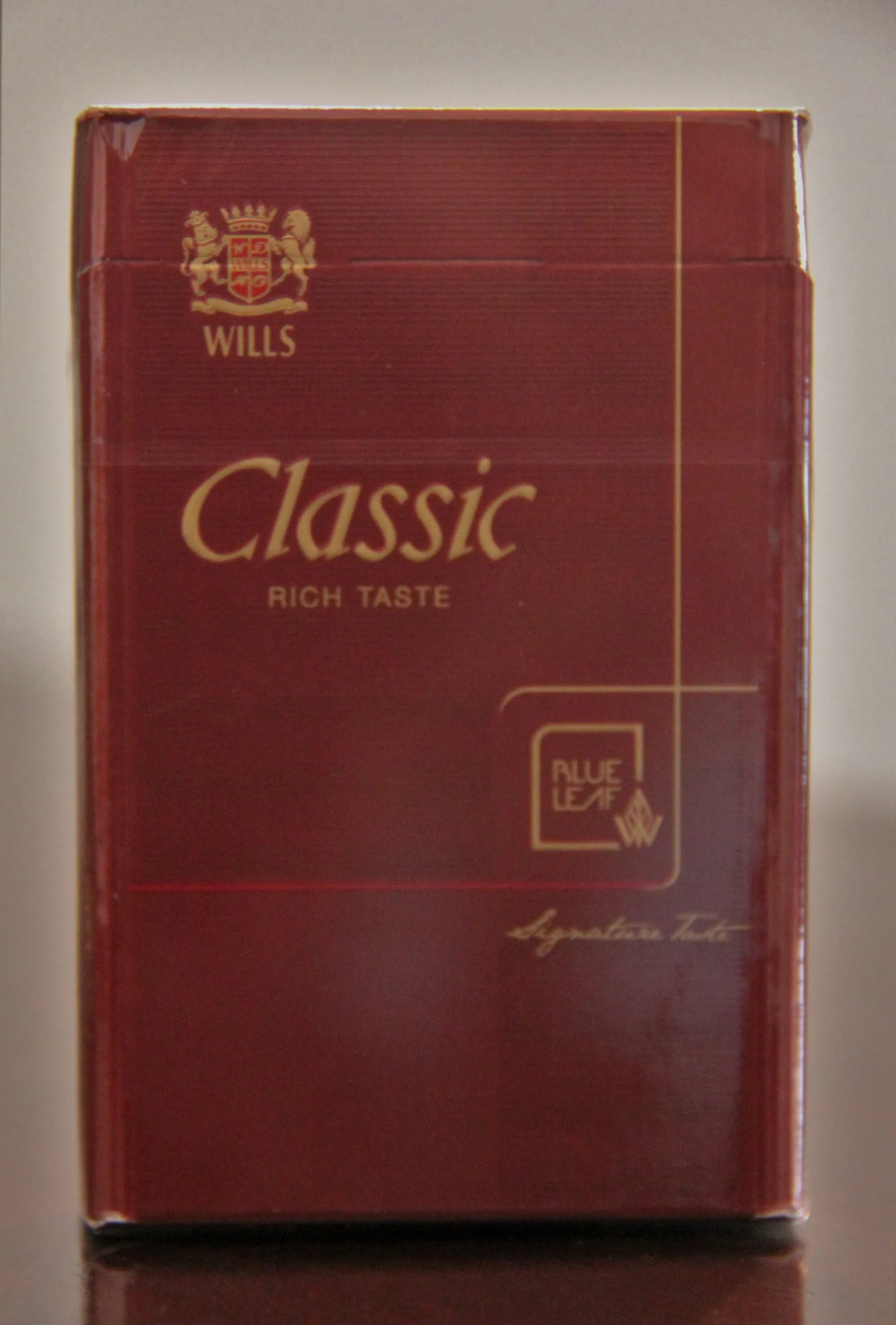 Сигареты классик белые. Сигареты classic. classic сигары. сигареты classic black. джером классик сигареты.