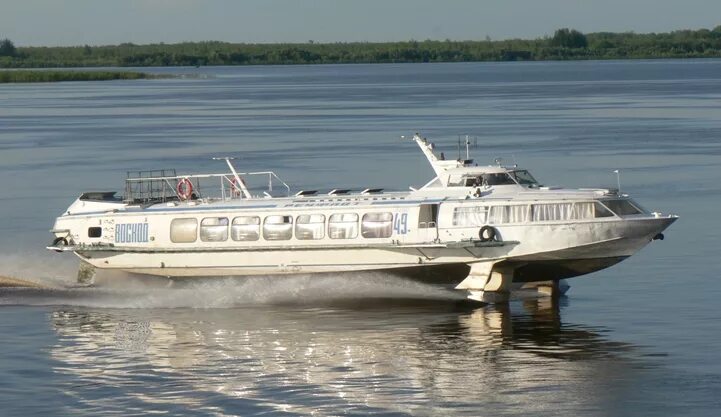Ракета олекминск. Теплоход олекминск. Ракета теплоход якутск. Полесье метеор. Теплоход ракета в якутии.