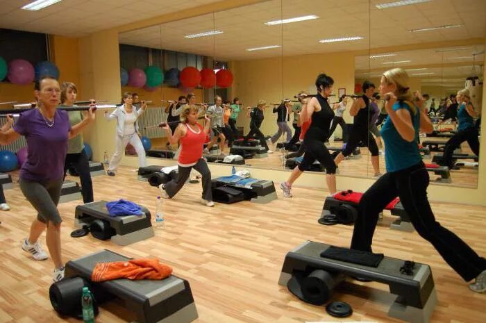 Les mills body pump тренировка. Hot iron club. Фитнес клубы волгодонск. Хот айрон 2. Хот айрон.