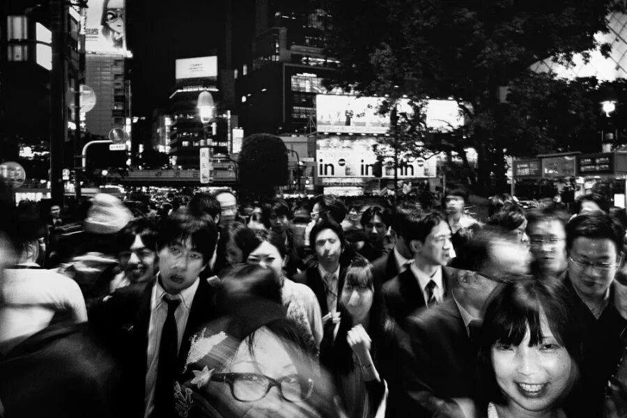 Tokyo black. Тацуо Судзуки. Черно белый Токио. Токио 1965 фото. Япония Токио ч б.