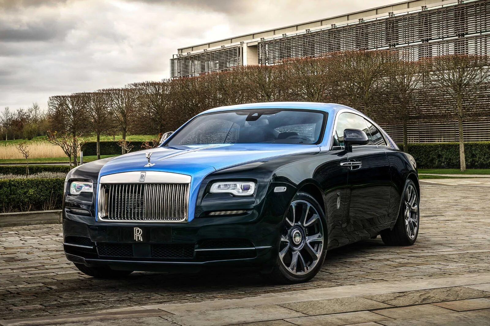 Песня черный ролс ролс. Rolls-Royce врайт. Rolls Royce Wraith. Rolls Royce Wraith 2019. Роллс Ройс врайт 2020.