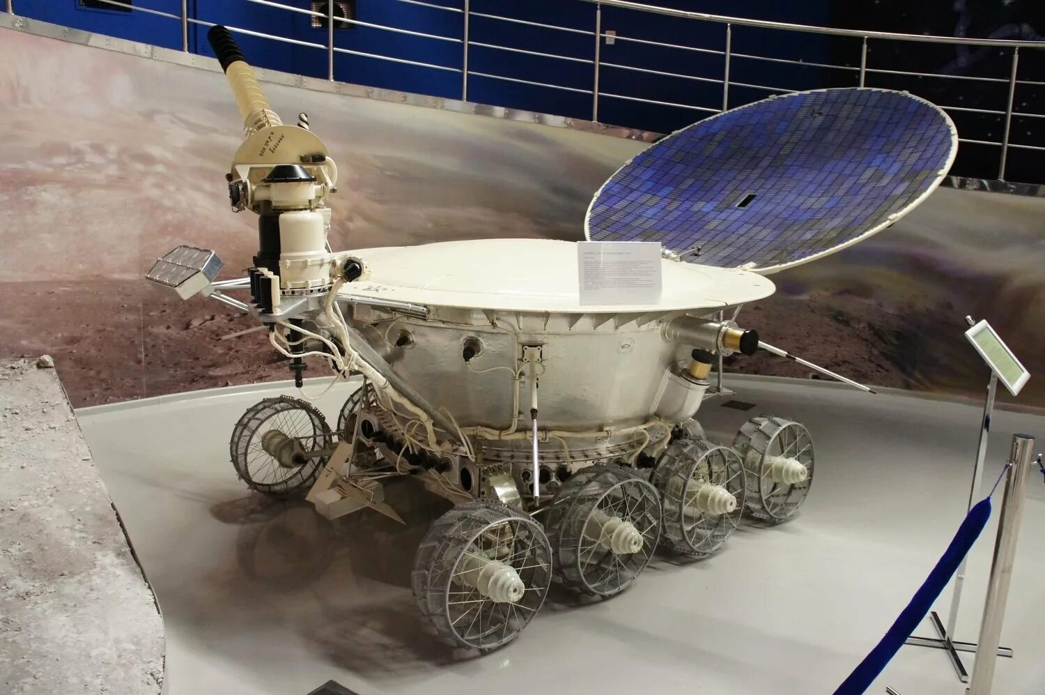 первая в мире автоматическая лунная станция луноход 1. луноход поделка своими руками. луноход-1. луноход сканворд. робот луноход.