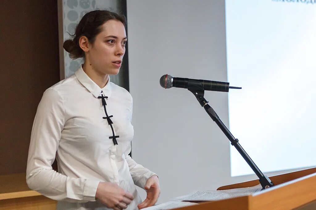 фотозона на научно-практическую конференцию. Xiii международная научная конференция «индустрия перевода». италия международная научная конференция. чтения конференции оформление. конференция делегатов, собрание граждан и сход.