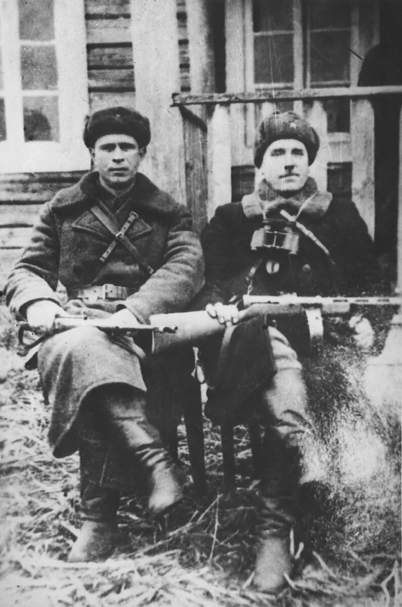 Комиссар партизанского отряда. Командир белорусского партизанского отряда. медынский командир партизанского отряда. комиссар партизанского отряда великой отечественной войне калуга. командир партизанского отряда в белоруссии.