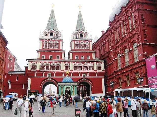 Экскурсия в кремль. Экскурсия по историческому городу. Исторические экскурсии. Музей ратной истории. Необычные экскурсии в москве.