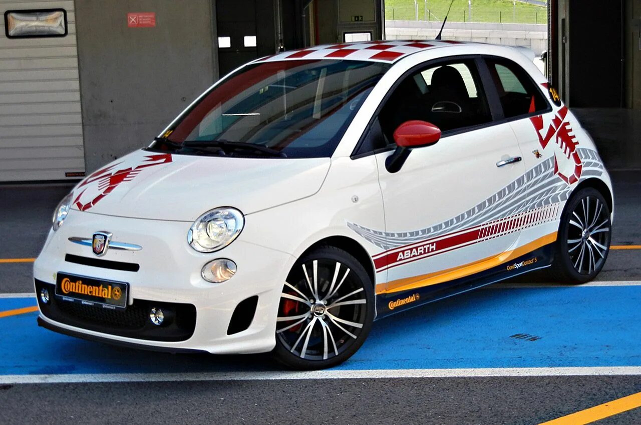 E get car. Фиат Абарт. Abarth 500. Фиат 500 аббат. Fiat Abarth 2023.