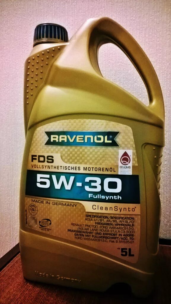 Сравнить масло 5w30. Моторное масло Ravenol 5w30. Масло Равенол 5 30 синтетика. Масло моторное Равенол 5w30 Форд. Моторное масло Ravenol FDS 5w-30.